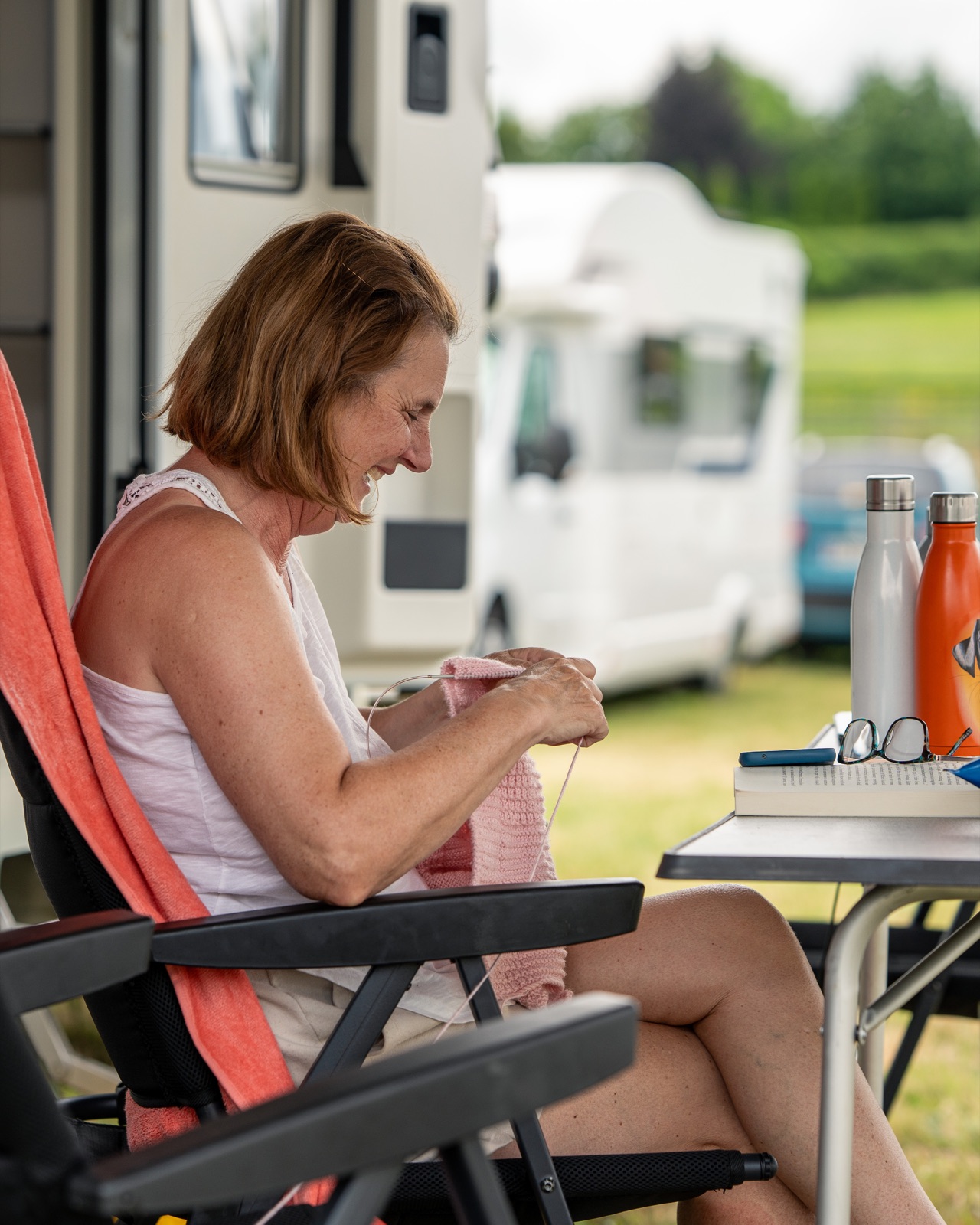 Tussen de F1-sessies: ontspannen breien voor de camper op Schitterhof CAMPING WEISS