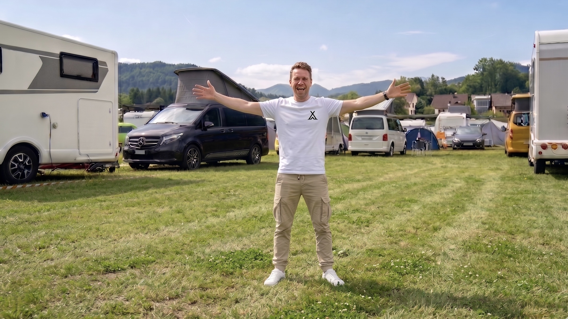 Ruime kampeerplaatsen met stroomaansluiting op de wei — CAMPING WEISS Spielberg
